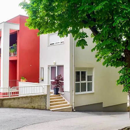 Stazion With Free Parking Apartment Pazin