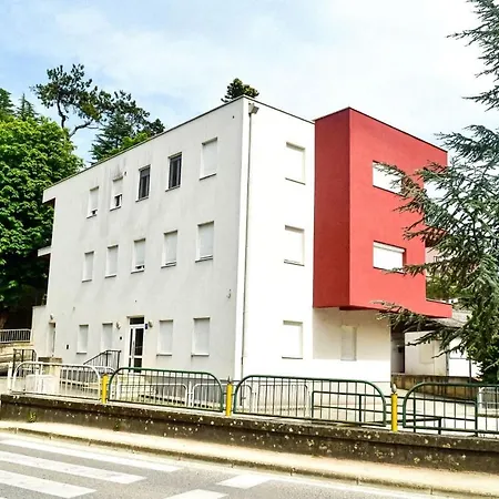Stazion With Free Parking